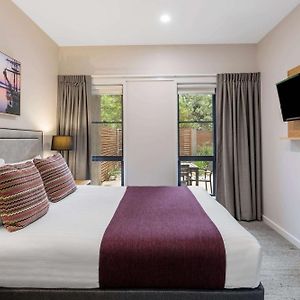Deluxe One-Bedroom Room